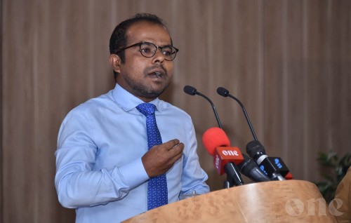 Adhadhu noohuge CEO Fiyaz passport hifahattaifi