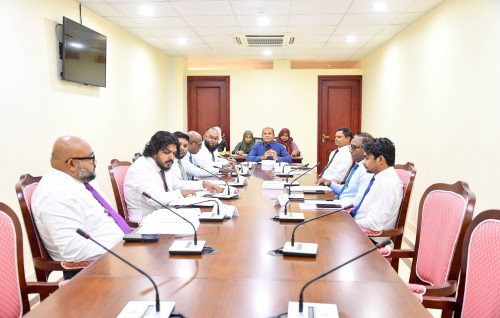 Member Mohamed Ibarahim ge  imthiyaazuge massalaiga police commissioner aai isbeyfulhun committee ah