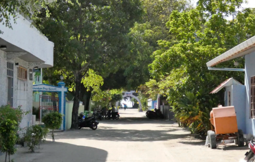 Holhudhoo gai zaham thakakaa eku maruvefai oiy anhenaku fenijje