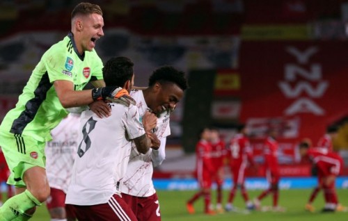 League Cup: Arsenal in ingireysi champion Liverpool katuvaalaifi