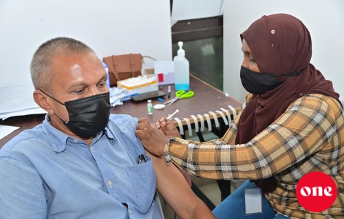Anna aadheehtha dhuvahu Raajjeygai Pfizer vaccine dheyn fashanee