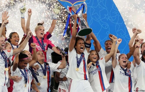 Varugadha Barca kairin molhuve, Lyon in anhen champions league kaamiyaabu koffi