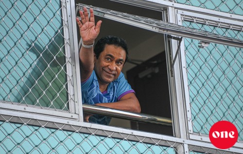 Raees Yameen gaanoonaa hilaafu kameh nukurahvaa: Idhikolhu