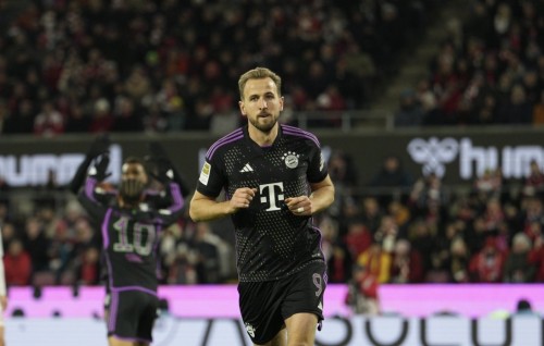 Kane ge record thah kuriyah, Bayern 1 vana ah