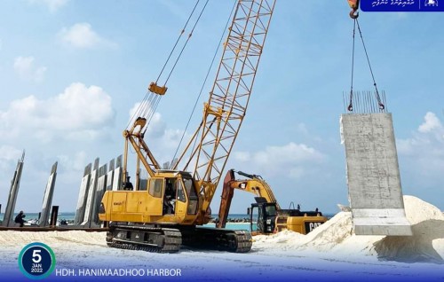 Hanimaadhoo bandharuge masahkathah beynunvaa concrete galu ge 3 vana shipment gengosfi