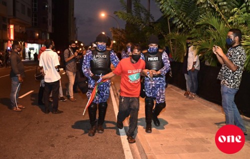 Idhikolhu muzaaharaain 39 meehaku hayyaru kohffi