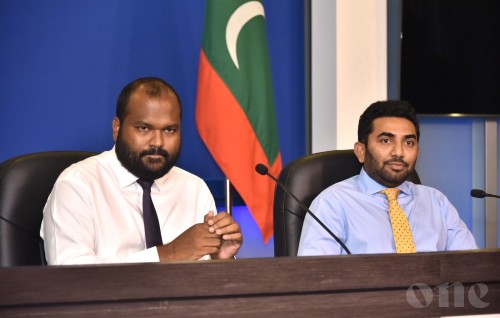 Maldives restricts entry to passengers from China