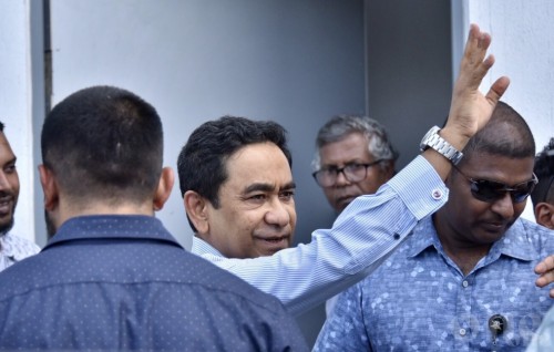 President Yameen arrives at court house