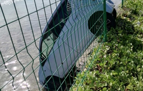 Hulhumale' gai car eh control nuve, gos moodhah vettijje