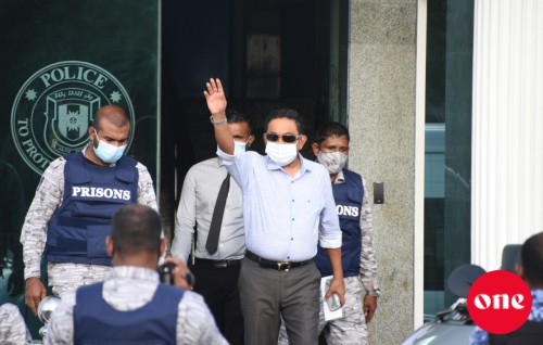 Yaameen ge shareeaiy feshumuge kurin dhifaaun gina hushahelhunthakeh, gotheh ninmun anna mahu 4 gai
