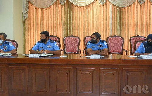 Safari  jinsee goanaage massala: hayyarukuri dhe dhivehin thibee masthuge haalathaku noon: Fuluhun