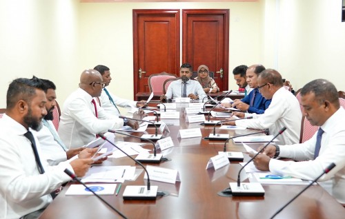 Flat havaalukuran kuraa masakkaththah olhunfiluvan Ministry ge beyfulhun committee ah haaziru kuranee