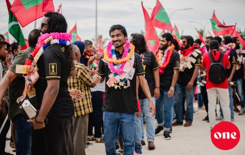 Career ge enme muhinmu thattakee Golden ge thashi, 2 vana faharu hoadhan thayyaaru