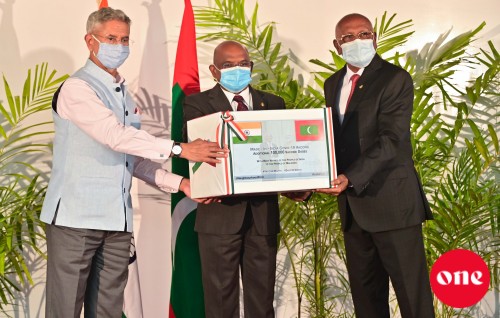 India inn hadhiyaa kuri Covishield vaccine ge dhevana shipment ves mihaaru huree Raajjeygai