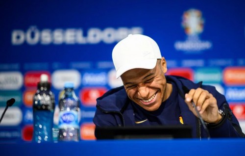 Mask gai kulhumakee varah bodu thakuleefeh: Mbappe