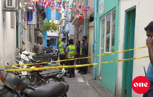 Male' ge cafe' ehge therey gai meehakah thoonu ehchakun hamalaadhee zaham kollaifi