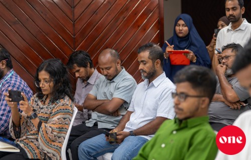 Noosverikamuge minivan kan 2 dharaja kuriah=