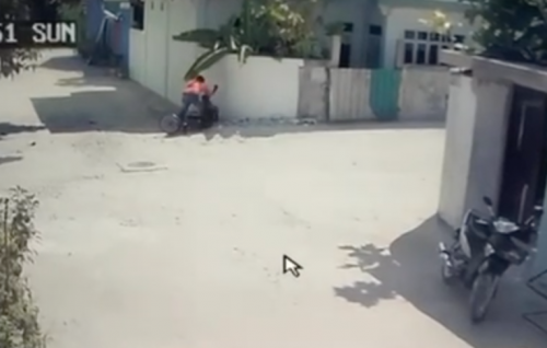 Dhiyamigili mudhimah valhin hamalaadhin mahsalaigai gasdhugai meehaku maran ulhumuge dhauvaa ufulaifi