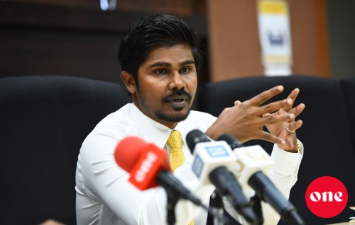 Mookey aai Yasir ge ge balai faaskoh electronic saamaanu thakah fuluhun gengosfi