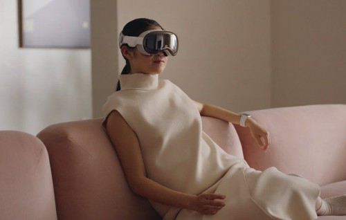 Vision Pro: Apple unveils $3,499 augmented reality headset