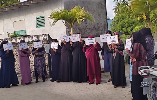 Teacher in hamanuvaathy beleniverin nukume Dhanbidhoo School bandhukohfi