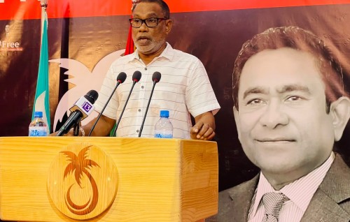 Adhurey vidhaalhuvanee mihaaru thayyaaruvanee verikamaa havaaluvaan kamah!