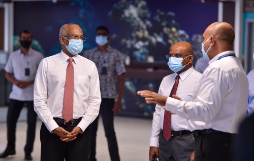Raajjeyge border fathuruverinnah alun hulhuvailevuneethee fahuruverivey: Raees