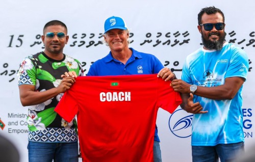 Surfing coach akah Clyde Martin, visnun ehen harufathakah!