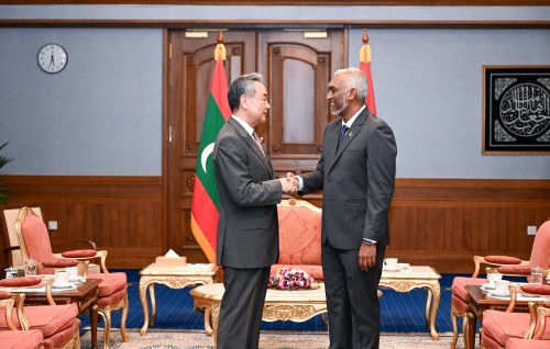 Raajjeygai hingaa mashroouthah avas kuraane kamuge yageen kan China ge foreign minister dhevvaifi