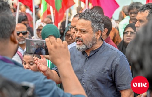 Idhikolhu fas member aku fuluhah haaziru kuranee