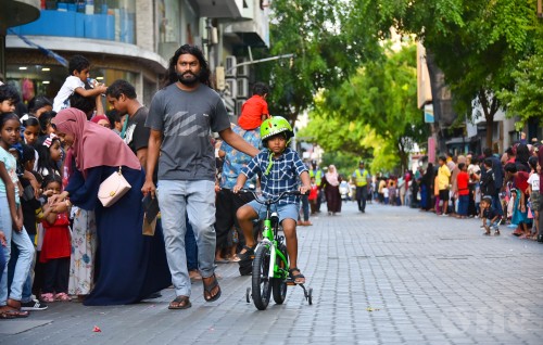 Anna hukuru dhuvahu haveeru 4 in reygandu 8 ah male', vilimale' gai vehicle dhuvvun manaa