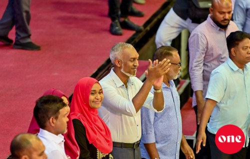 Magaamuthakah ayyanu kuraanee alhugan'duge bas vikey beyfulhun, hin'gaanee rayyithunge baaru: Muizzu