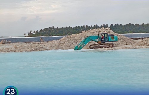Meedhoo bandharu hedhumuge mashroou ge dhashun harbor pavement ge 77 percent nimijje