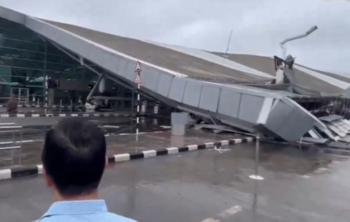 Delhi Airport furaalhun baeh vehtti meehaku maruvehjje