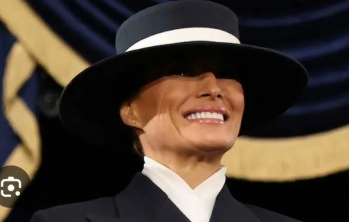 Trump huvaa kurehvvumuge rasmiyyaathugai Melania elhuvvi thoippah bodu samaalukameh