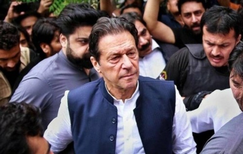Imran Khan hayyarukureemaa aa hamanujehunthakehgge thereyah Pakistan genbidhaanetha?