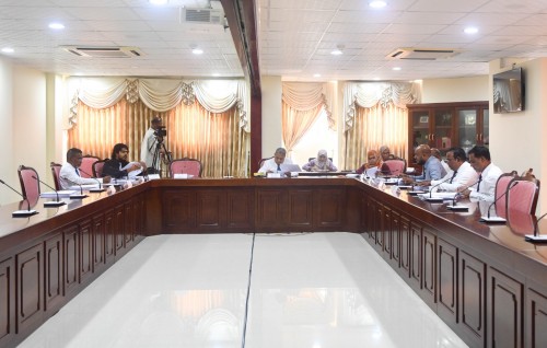 Maldivian in faisaa hoadhan harudhanaa fiyavalhuthakeh alhan civil aviation ah angan committee in faaskoffi