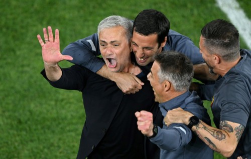 Roma ah hoadhaidhin conference league kaamiyaabee aaeku Mourinho Europe fathaha koffi