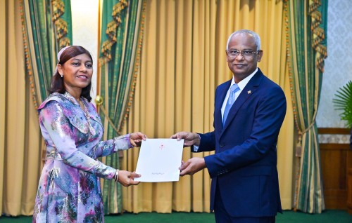 6 Gaumegge non resident safeeru kamah Aishath Shaan Shaakir ayyankuran Committee in ruhun dheefi
