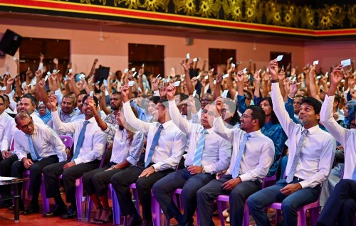Male' inn hijura kuraa meehunnah gedhoraai maalee ehee dheyn The Democrats inn vaudhuvejje