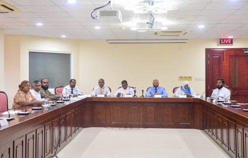Party thakah majilis inn gon'di haassakuraa goiy hedhumah democrats in hushahalhaifi