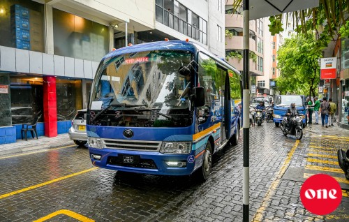 MACL hiyaa tower gai bus stop eh gaaimu kohfi