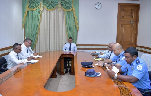 Vice President holds discussions with Senior Government Officials regarding Malé Traffic Issues