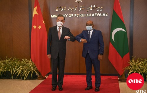 China ge Foreign Minister Wang Yi Raajje ah kurehvi dhathurufulhu