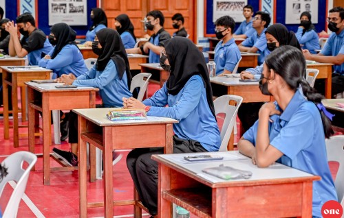 O level ge 3 maahdhaa in faasviyas sarukaaru school thakugai A level ah kiyeveygothah hamajsahssaifi