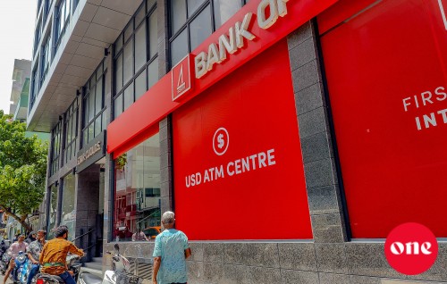 Kalhu baazaaru gai dollar gane vikkan ulhunu 7 bidheysee aku immigration ge belumuge dhashah