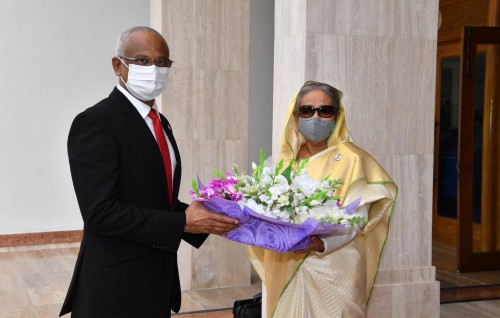 Sheikh Haseena ge dhathurufulhugai 4 ehbbasvumehgai soikoh, askaree vehicle thakeh hadhiyaa kuraane