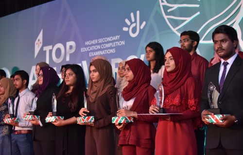 2 aharu thereygai gadha 10 ehgai 1,800 dharivarun himenunu