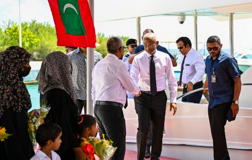 Dhanduveringe dhuvas faahaga kuran Raees aadhihtha dhuvahu Kaashidhoo ah vadaigannavanee