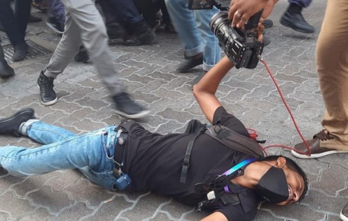 Vaki vaki noosverinnah amaazu koh fuluhun huras alhaathee MJA inn kuhvverikohfi